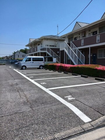 ｍｙ・ｈｏｍｅⅡの駐車場|駐車場があるので、車を買う予定の方も安心です