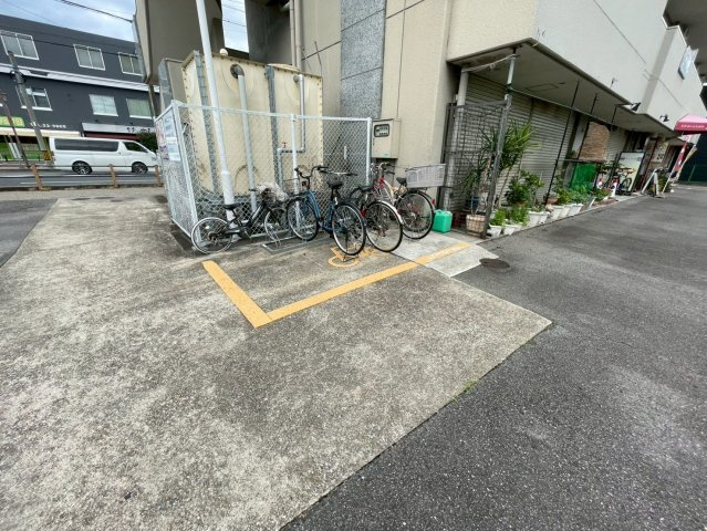 愛石ビル　店舗・事務所の外観