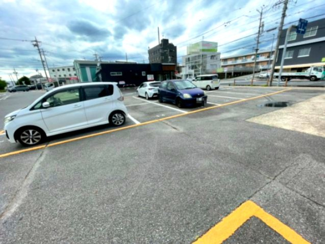 愛石ビル　店舗・事務所の駐車場