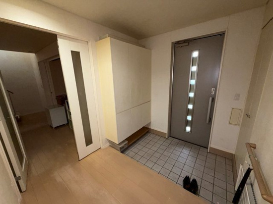 北見市川東５６番地１４６　中古売家の玄関