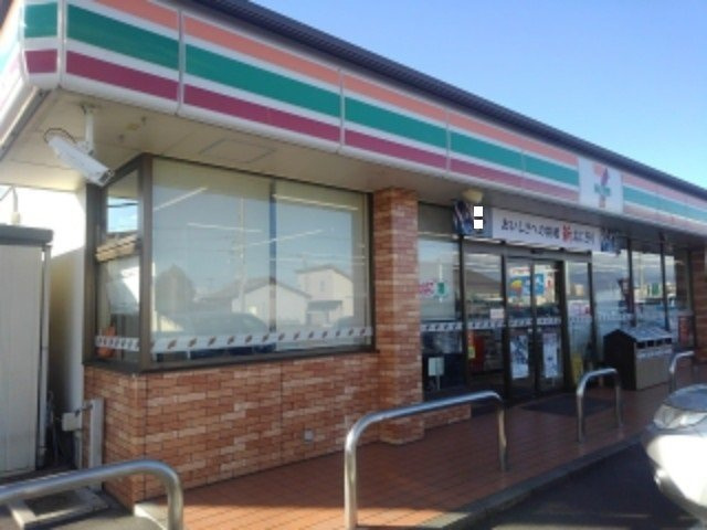 ファミール　Ⅴの周辺|セブンイレブン小八木西店まで450m