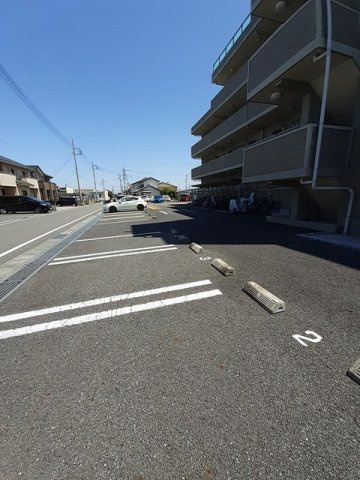 ヴァンベールの駐車場|駐車場完備です