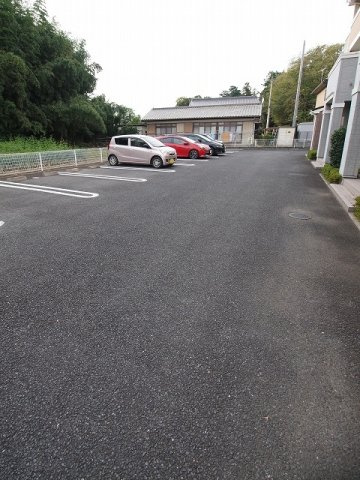 ウエストヴィレッジの駐車場|駐車場完備です