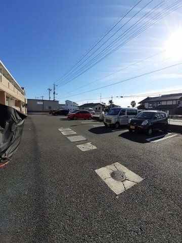 フィオーレの駐車場|駐車スペースもあります