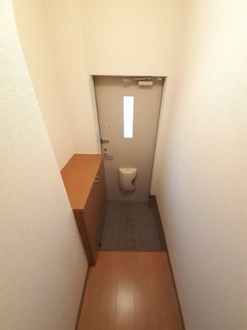 サンセールメゾンの玄関|収納もある玄関です