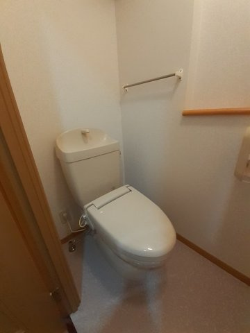 ローズコートＡのトイレ|シンプルで使いやすいトイレです