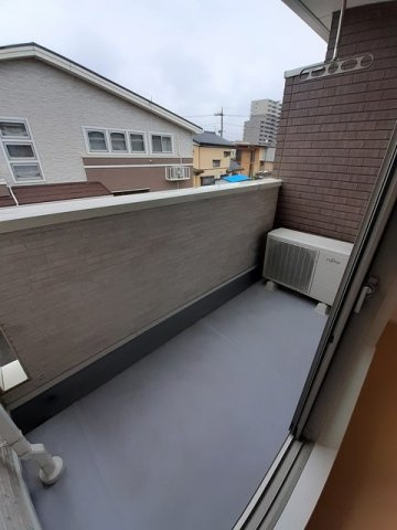 ＬａＴｏｕｒＫＡＩＺＡＷＡ　Ⅰのバルコニー|バルコニーからの眺めを楽しみながら食事をしませんか