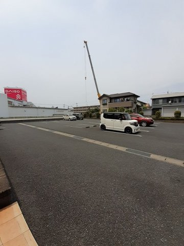 ラ・シャンスの駐車場|駐車場があるので、車を買う予定の方も安心です