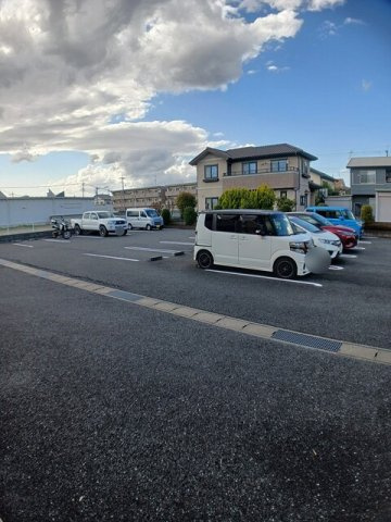 ラ・シャンスの駐車場|駐車場に車を止められます