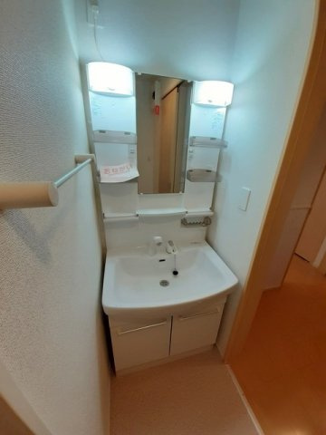 ノースヴィレッジⅣ　Ｃの洗面所|広い洗面スペース