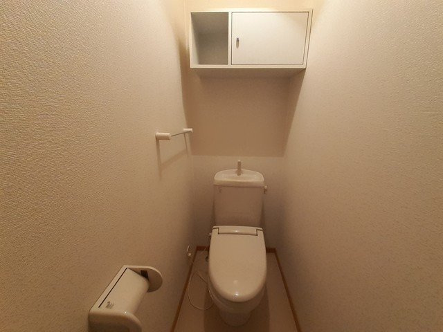 ベルフィオーレ　Ⅱのトイレ|落ち着いた色調のトイレです