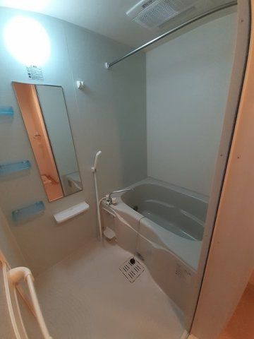 ノースヴィレッジⅢの浴室|ゆったり過ごせるお風呂です
