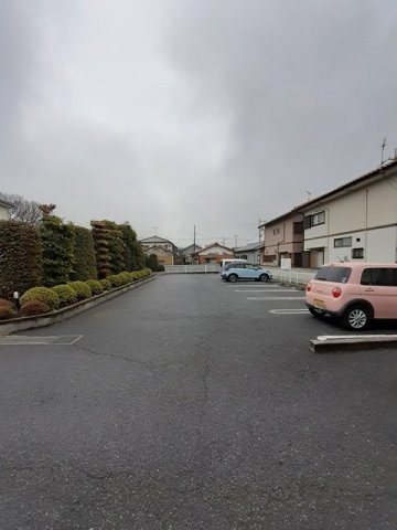 メゾン　アムールの駐車場|カースペースがあります