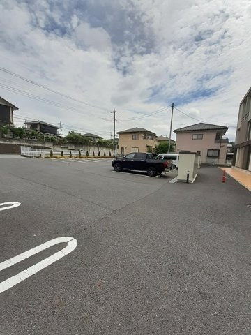 ウエスト　グレイスの駐車場|カースペースがあります