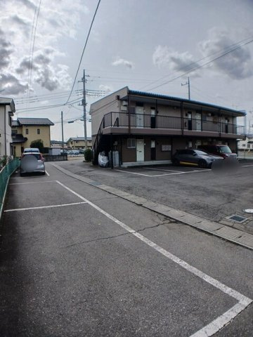 田胡ハイツ　Ｂの駐車場|駐車場完備です