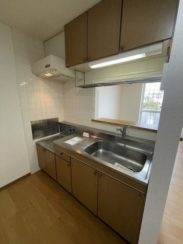スターアリスⅡのキッチン|コンパクトなキッチンで掃除もラクラク