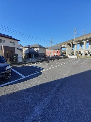 スターアリスⅡの駐車場|駐車場完備です
