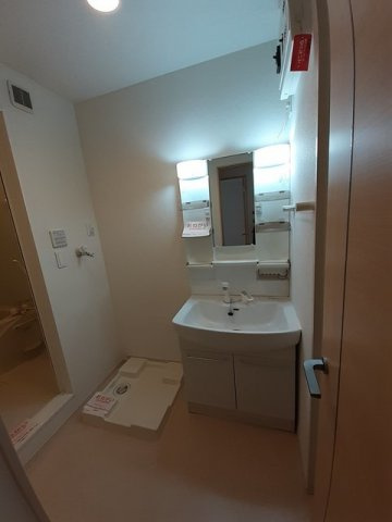 ノースヴィレッジⅣ　Ａの洗面所|コンパクトで使いやすい洗面所
