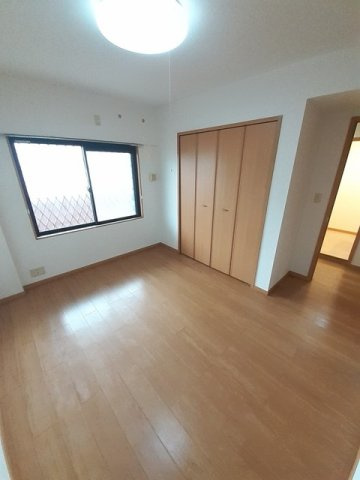 サンフィールドの内装|明るい室内です
