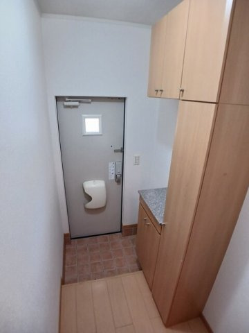 アンデス　Ⅱの玄関|明るい玄関です