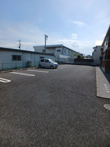 アンデス　Ⅱの駐車場|駐車場があるので、車を買う予定の方も安心です