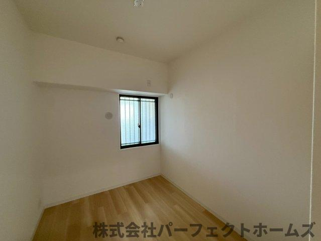 日興交野スカイマンションの洋室|使い勝手のいい洋室です