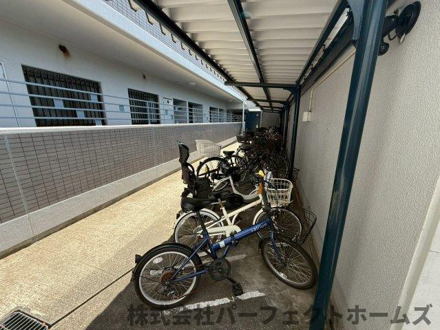 日興交野スカイマンションの駐輪場