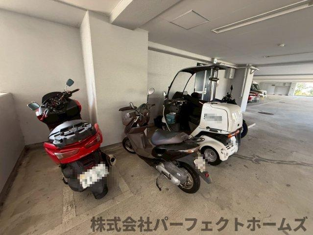 日興交野スカイマンションの駐輪場