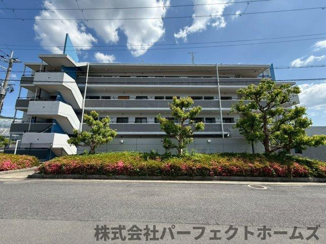 日興交野スカイマンションの外観|外観は落ち着いています