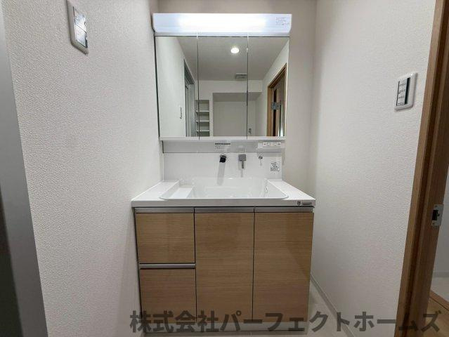 日興交野スカイマンションの独立洗面台|独立洗面化粧台が付いています