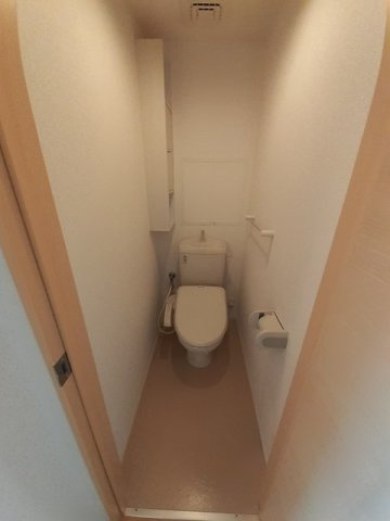 モデッサのトイレ|ゆったりとした空間のトイレです