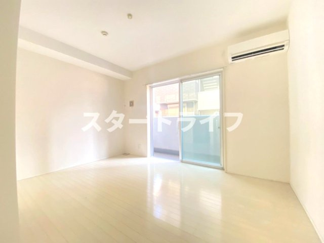大阪市東淀川区東中島５丁目の賃貸マンションの居間・リビング