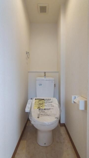 横浜市保土ケ谷区岡沢町のアパートのトイレ