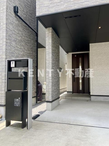 【エントランス】 | 久が原戸建 | 落ち着いたエントランスです