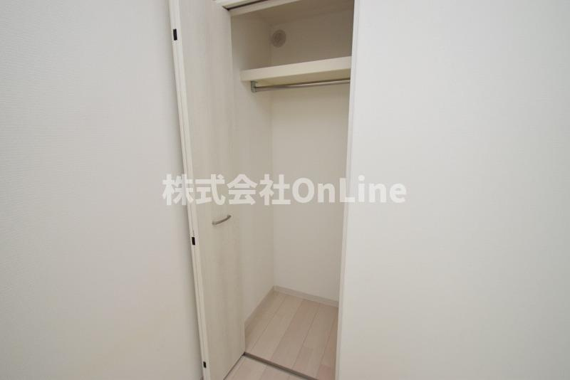 東大阪市衣摺４丁目のアパートの収納