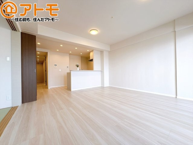 【居間・リビング】 | モナーク沼津　中古マンション | 家族団らんのイメージは、リビングを思い浮かべませんか？リビングこそ広々とした空間が良いですね♪