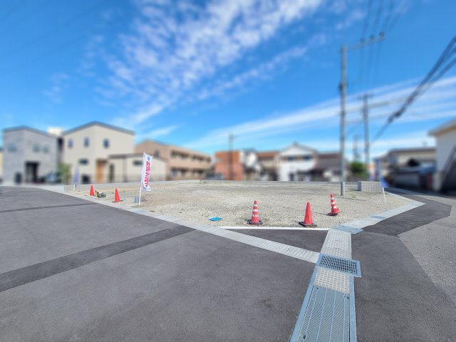 ライフフィールド野崎Ⅱの前面道路含む現地写真