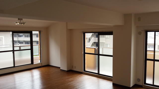 ライオンズマンション芦屋西の居間・リビング