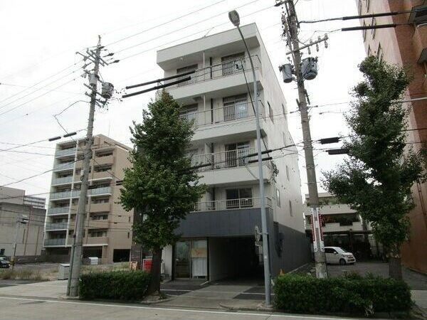 明和ビルの外観