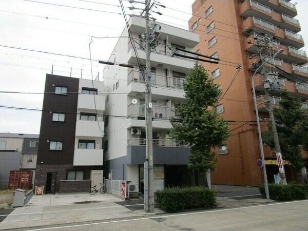 明和ビルの外観
