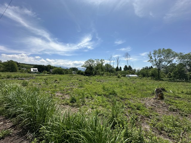 【北杜市長坂町白井沢】八ヶ岳等の山並みが望める土地の外観|敷地の北から南を撮影