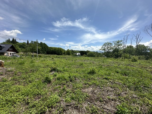 【北杜市長坂町白井沢】八ヶ岳等の山並みが望める土地の外観|西から東側を撮影