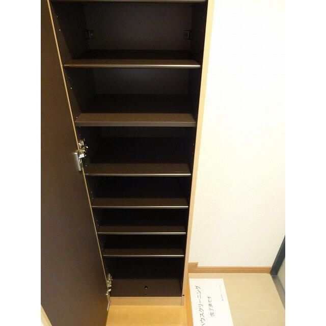 プレール・ドゥーク日暮里の玄関