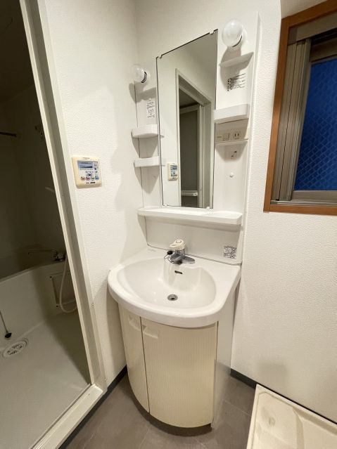 スカイコートヌーベル入谷第2の洗面所
