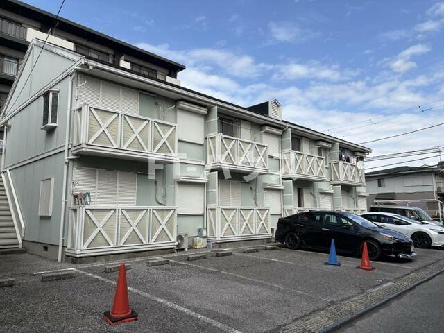 クリスタルハイツの外観