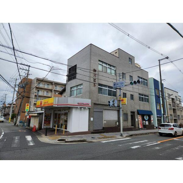 細川ビルのエントランス