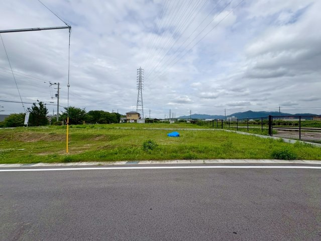 栗東市岡13号地　建築条件無し売土地
