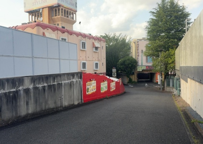 【外観】 | ホテルスタイリッシュ（旧アップル） | 土地探しをしていると都市計画区域という言葉を目にすると思います。法律によって、都道府県知事や国土交通大臣が指定するエリアのことを指しており、都市計画区域は市街化区域と市街化調整区域に分けられています。