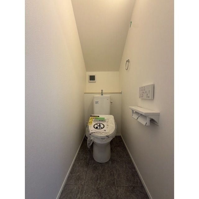 Kolet柏戸張のトイレ|ゆったりとした空間のトイレです