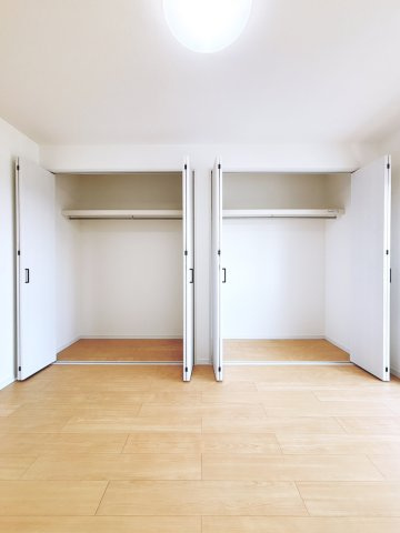 サンなかしま3号棟の収納|南側6帖洋室収納